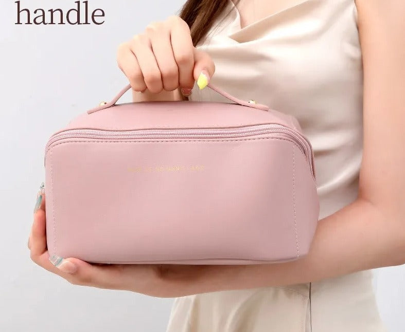 MAKEUP TRAVEL BAG - 50% OFF 🔥