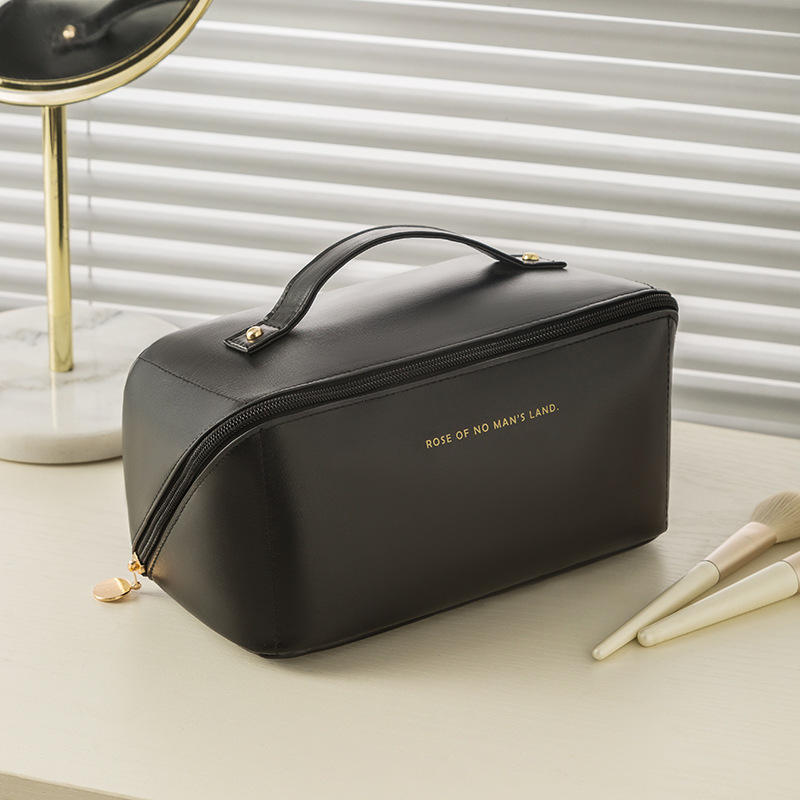 MAKEUP TRAVEL BAG - 50% OFF 🔥